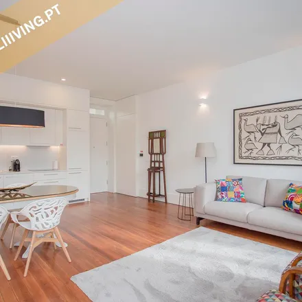 Rent this 6 bed apartment on Rua da Restauração in 4050-592 Porto, Portugal