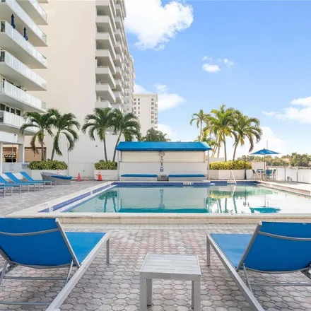 Image 2 - 5750 Collins Avenue, Miami Beach, FL 33140, USA - Apartment for rent