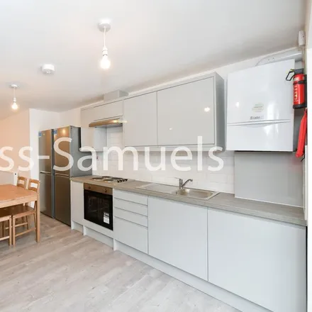 Rent this 6 bed townhouse on 49 Lockesfield Place in Cubitt Town, London