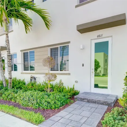 Image 4 - 6611 Northwest 104th Avenue, Doral, FL 33178, USA - Townhouse for sale