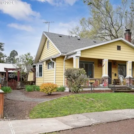 Buy this 2 bed house on 2035 Northeast 55th Avenue in Portland, OR 97213