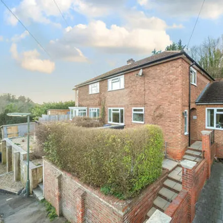 Buy this 3 bed duplex on 38 Cliffe Road in Godalming, GU7 2JX