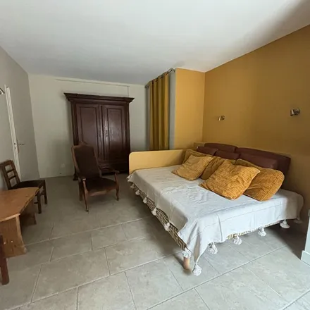 Rent this 3 bed apartment on MAIF Agen in Place Eugène Pelletan, 47000 Agen