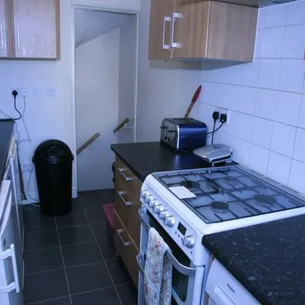 Image 5 - Wrangthorn Terrace, Leeds, LS6 1HH, United Kingdom - Townhouse for rent