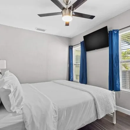 Image 5 - Madeira Beach, FL, 33708 - Apartment for rent