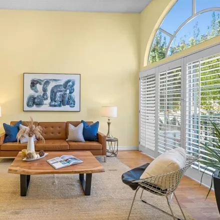 Image 1 - 4803 Sylmar Avenue, Los Angeles, CA 91423, USA - Townhouse for sale