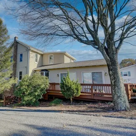 Image 8 - Pine Street, Zerbe Township, PA 17881, USA - House for sale