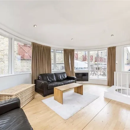 Rent this 3 bed apartment on Knot House in Copper Row, London