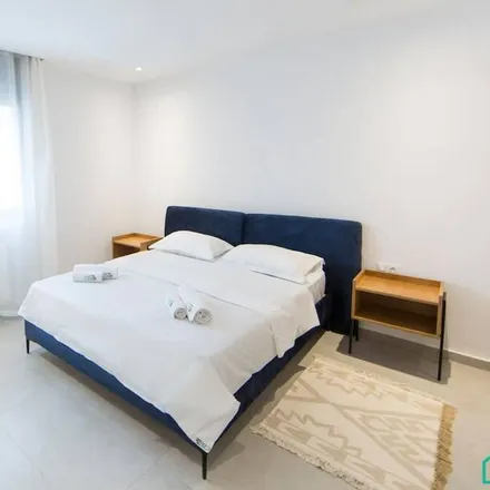 Rent this 2 bed apartment on Tunis