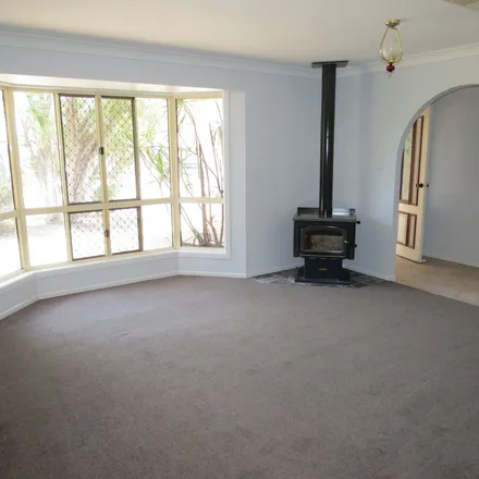 Image 4 - Cowan Crescent, Emerald QLD 4720, Australia - Apartment for rent