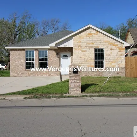 Rent this 3 bed house on 707 N Brazos Ave