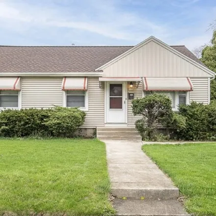 Buy this 3 bed house on 7044 West Beckett Avenue in Milwaukee, WI 53216