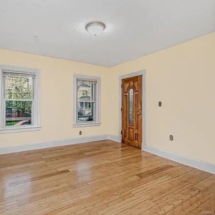 Image 4 - 250 North Terrace Avenue, West Mount Vernon, City of Mount Vernon, NY 10550, USA - House for sale