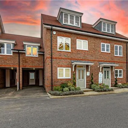 Buy this 3 bed duplex on Langley Road in Staines-upon-Thames, TW18 2EH