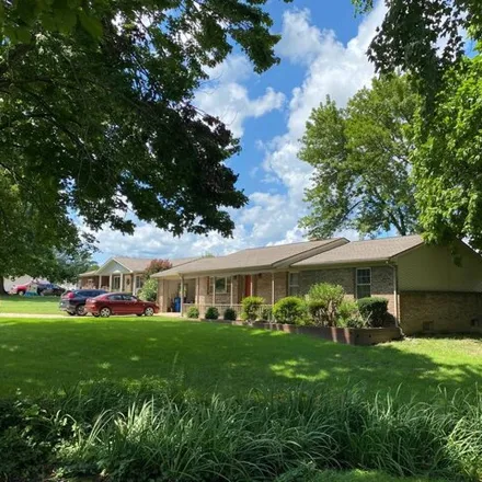 Image 7 - 202 Ladue Drive, Mount Carmel, IL 62863, USA - House for sale