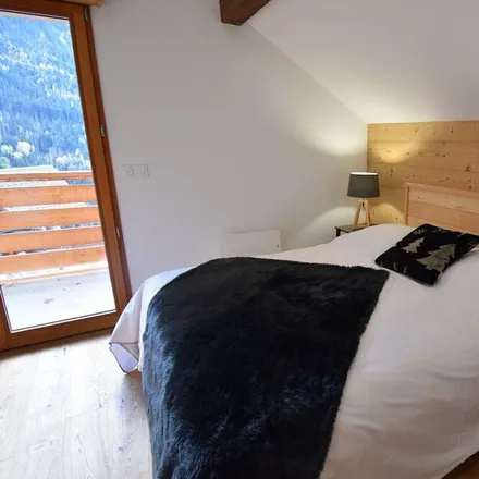 Rent this 3 bed apartment on 38114 Vaujany