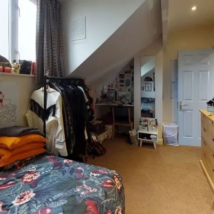 Rent this 7 bed apartment on Hartley Avenue in Leeds, LS6 2LR