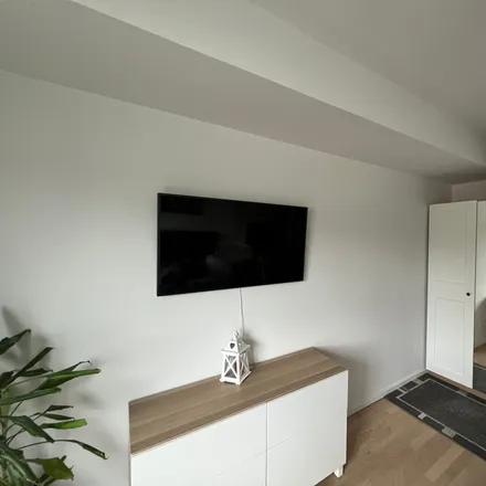 Rent this 2 bed apartment on Heinrich-Helbing-Straße 13-15 in 22177 Hamburg, Germany