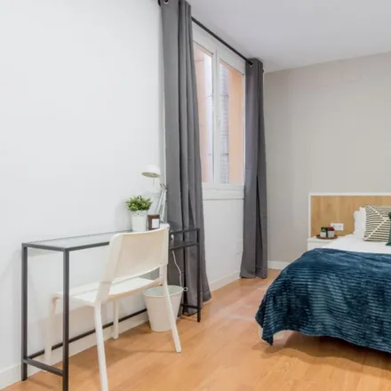 Rent this 11 bed room on Calle de Alejandro González in 8, 28028 Madrid