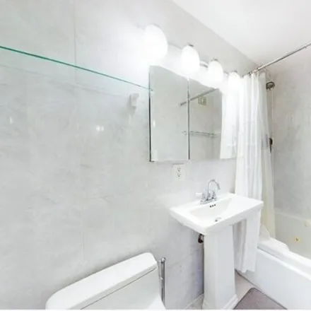 Image 4 - 1055 East 34th Street, New York, NY 11210, USA - Apartment for sale
