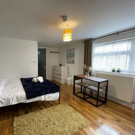 Rent this 1 bed room on 40 Maybank Avenue in London, HA0 2TJ