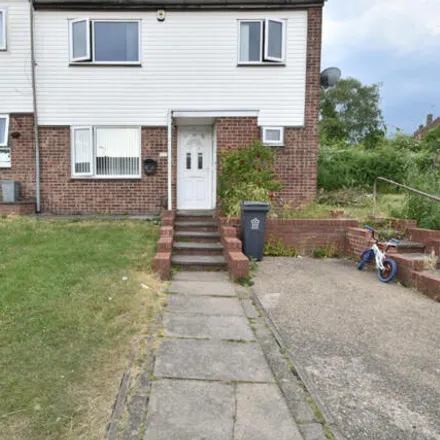 Buy this 3 bed townhouse on Rockingham Close in Leicester, LE5 4EG