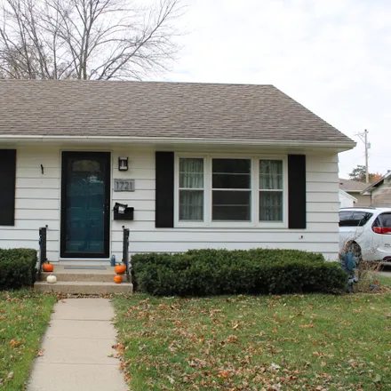 Buy this 2 bed house on 1721 Tama Street in Boone, IA 50036