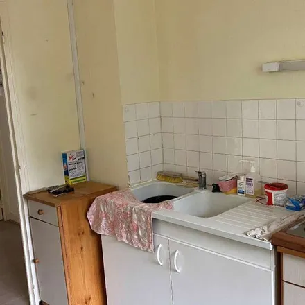 Rent this 3 bed apartment on 1 bis Avenue des Martyrs de la Résistance in 79000 Niort, France