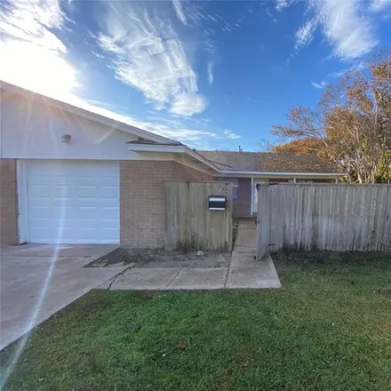 Rent this 3 bed house on 620 Royal Crest Drive in Richardson, TX 75081