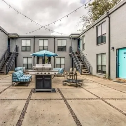 Rent this 1 bed apartment on 2106 Bennett Avenue in Dallas, TX 75221