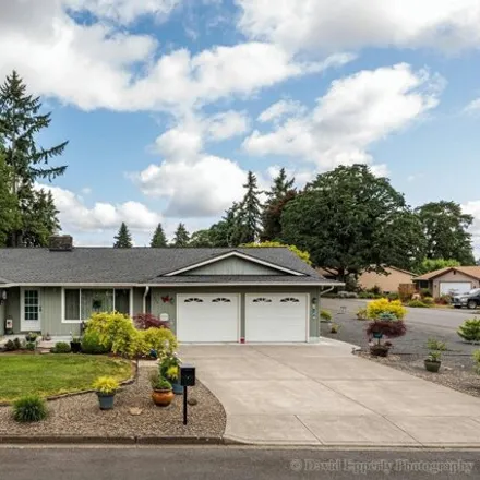Buy this 4 bed house on 619 Maplewood Drive in Saint Helens, OR 97051