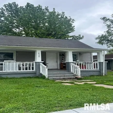 Buy this 2 bed house on 304 N 18th St in Herrin, Illinois