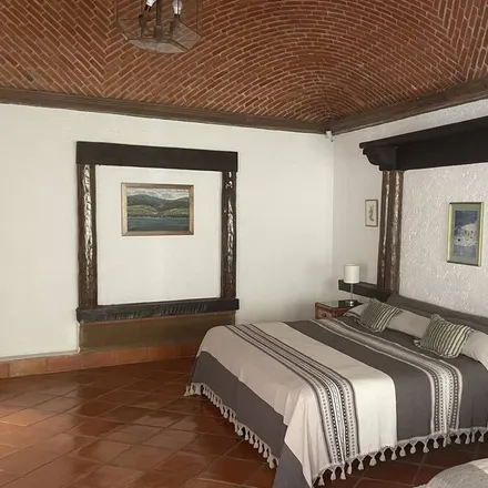 Rent this 5 bed house on Cuernavaca