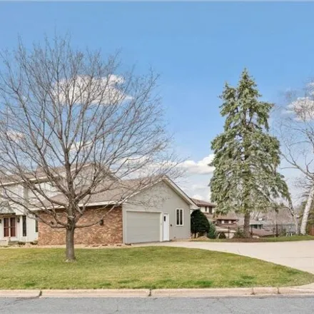 Image 2 - 721 Stanwich Lane, Mendota Heights, MN 55118, USA - House for sale