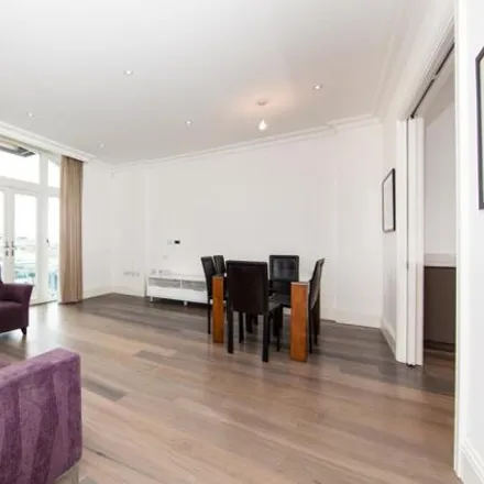 Rent this 2 bed room on Sterling Mansions in 75 Leman Street, London