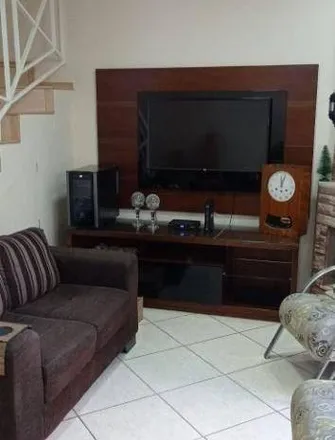 Buy this 3 bed house on Faculdade Estácio in Rua Howard Archibal Acheson Júnior, Vila Viviana