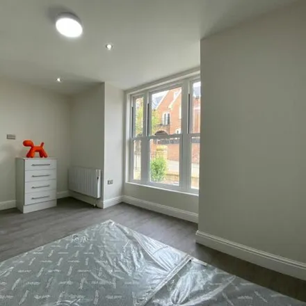 Image 3 - Pann Mill Gardens, Stuart Road, High Wycombe, HP13 6AB, United Kingdom - Room for rent