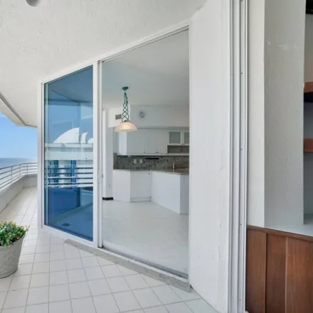 Image 6 - 1440 South Ocean Boulevard, Lauderdale-by-the-Sea, Broward County, FL 33062, USA - Condo for sale