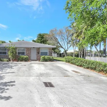Buy this 5 bed house on Northeast 9th Street in Pompano Beach, FL 33060