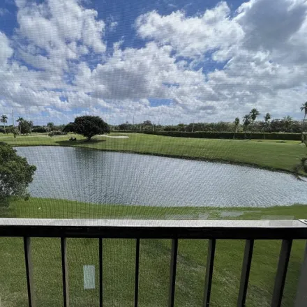 Buy this 2 bed condo on 9520 South Hollybrook Lake Drive in Pembroke Pines, FL 33025
