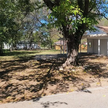 Image 4 - 157 Columbia Street, Cleburne, TX 76031, USA - House for sale