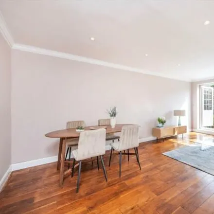 Image 2 - 67 Eton Avenue, London, NW3 3ET, United Kingdom - Apartment for sale