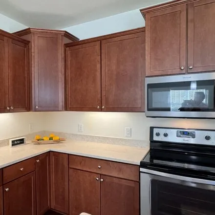 Image 4 - W55n178 Mckinley Blvd Apt 101, Cedarburg, Wisconsin, 53012 - Condo for sale