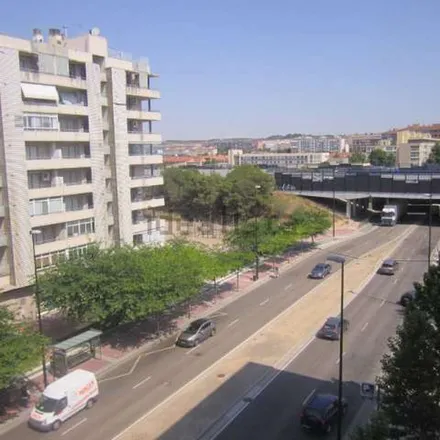 Image 4 - Calle Luis Pinilla Soliveres, 50015 Zaragoza, Spain - Apartment for rent