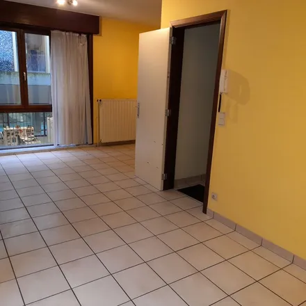 Image 2 - Sint-Niklaasstraat, 8500 Kortrijk, Belgium - Apartment for rent
