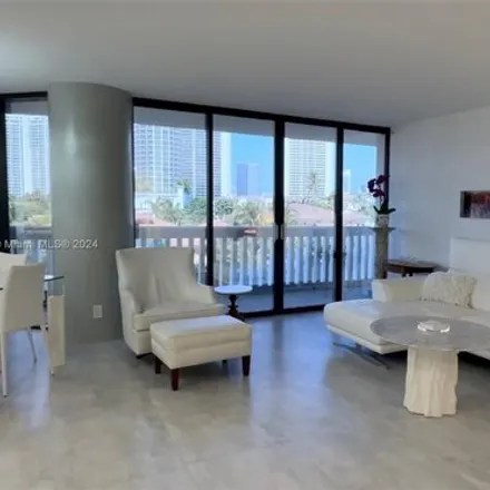 Buy this 3 bed condo on 1000 Island Boulevard in Aventura, FL 33160