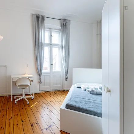 Rent this 5 bed room on Bornholmer Straße 17 in 10439 Berlin, Germany