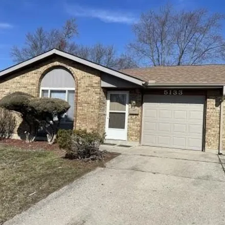 Rent this 2 bed house on 5149 Kingsford Drive in Regina Heights, Trotwood