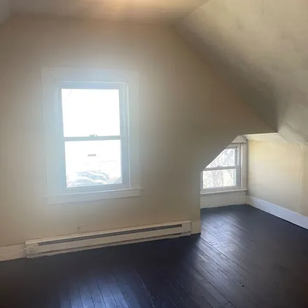Rent this 4 bed apartment on 221 Westland Street in Hartford, CT 06112