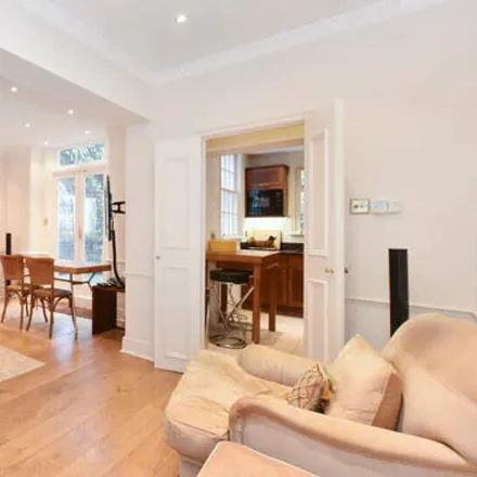 Buy this 1 bed apartment on 48 Cathcart Road in London, SW10 9JE